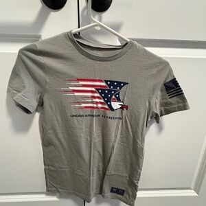 Under Armour Gray Tee with American Eagle and Flag Graphic